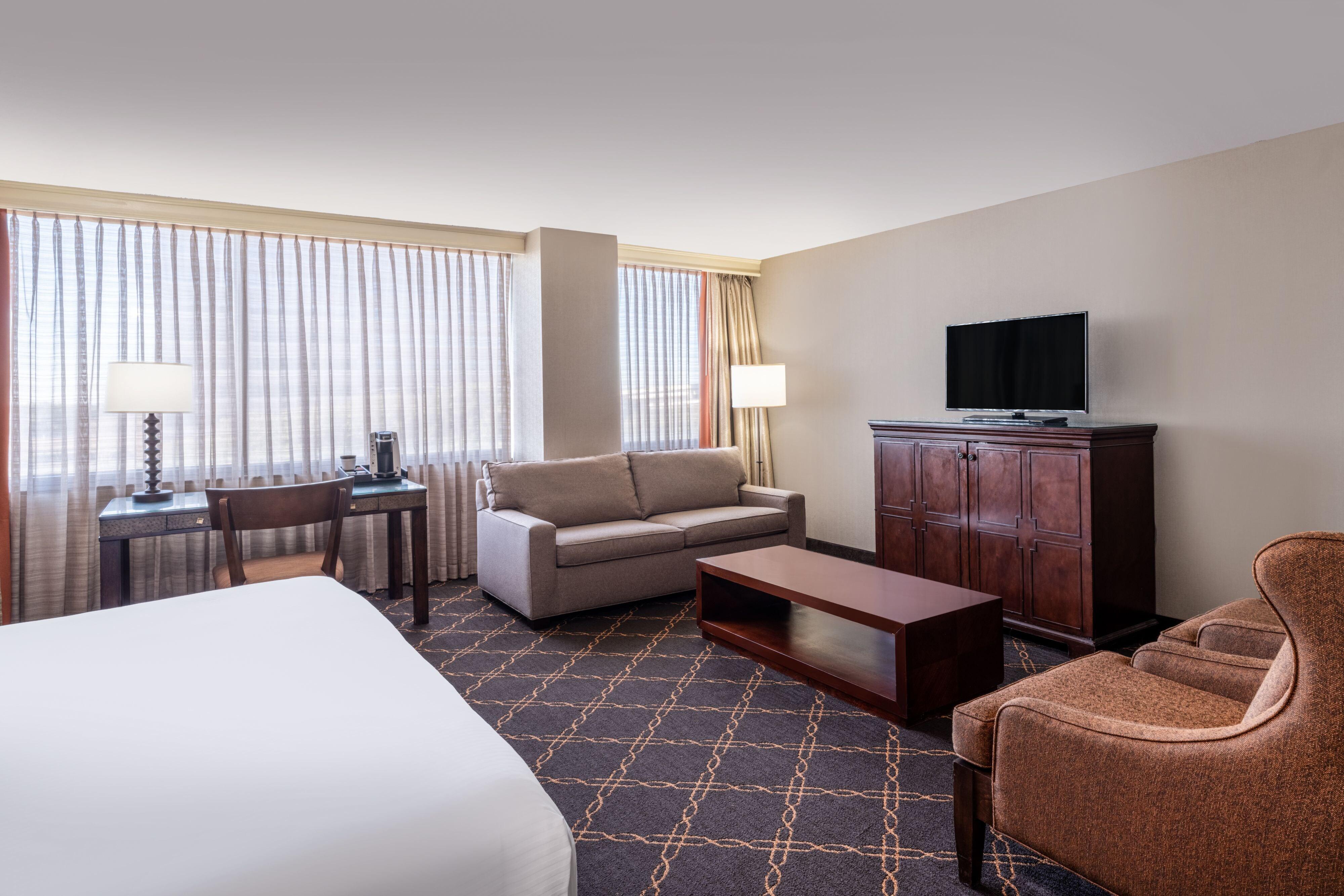 Junior King Suite Seating Area